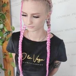 Dwa różowe warkocze bokserskie do pasa, salon Oaza Piękna w Nowym Sączu