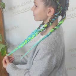 Warkocze bokserskie w zieleni i błękicie z ozdobnymi koralikami